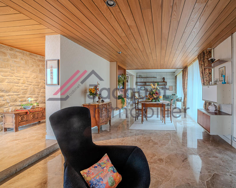 Maison - 385 m² - 12 pièces