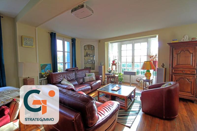 Maison - 291 m² - 12 pièces