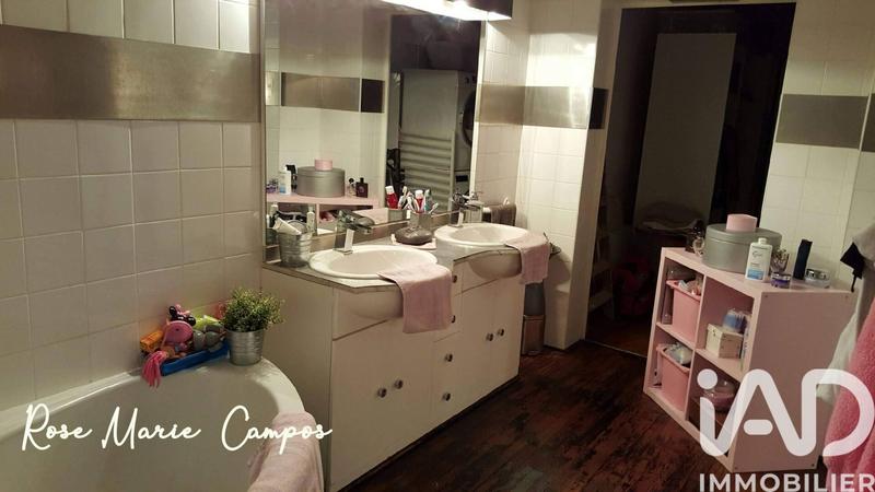 Maison - 242 m² - 11 pièces