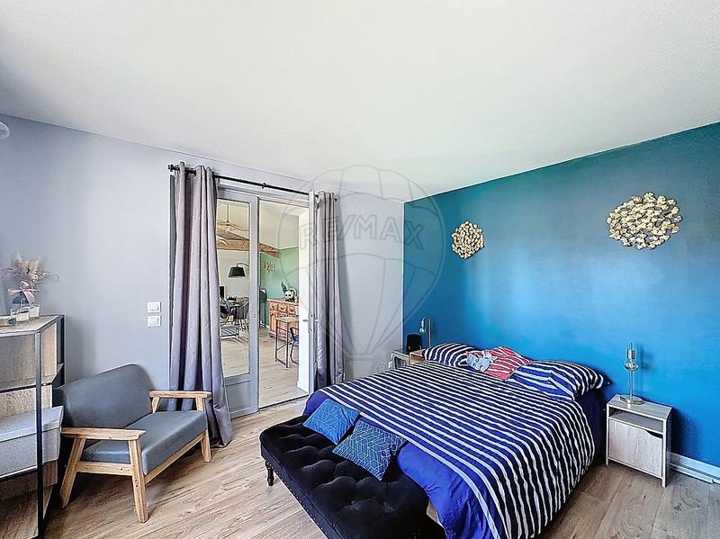 Maison - 217 m² - 9 pièces