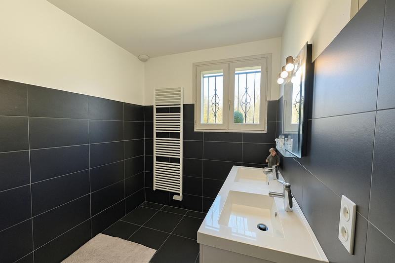 Maison - 195 m² - 6 pièces