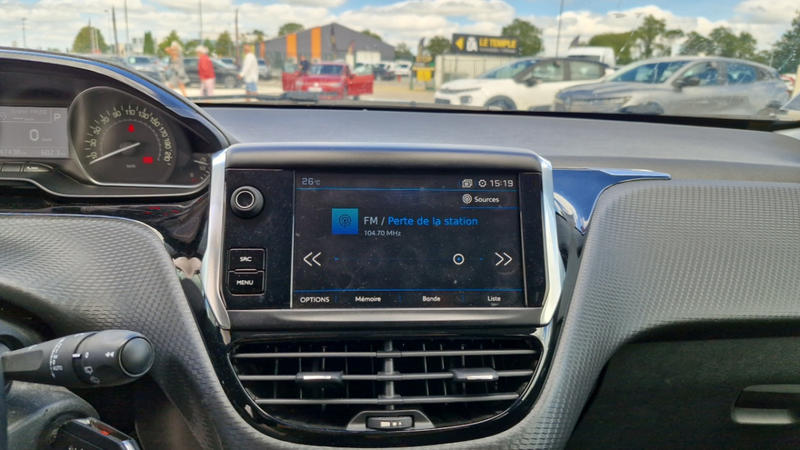 Peugeot 208 affaire Puretech 110ch Eat6 Allure Business