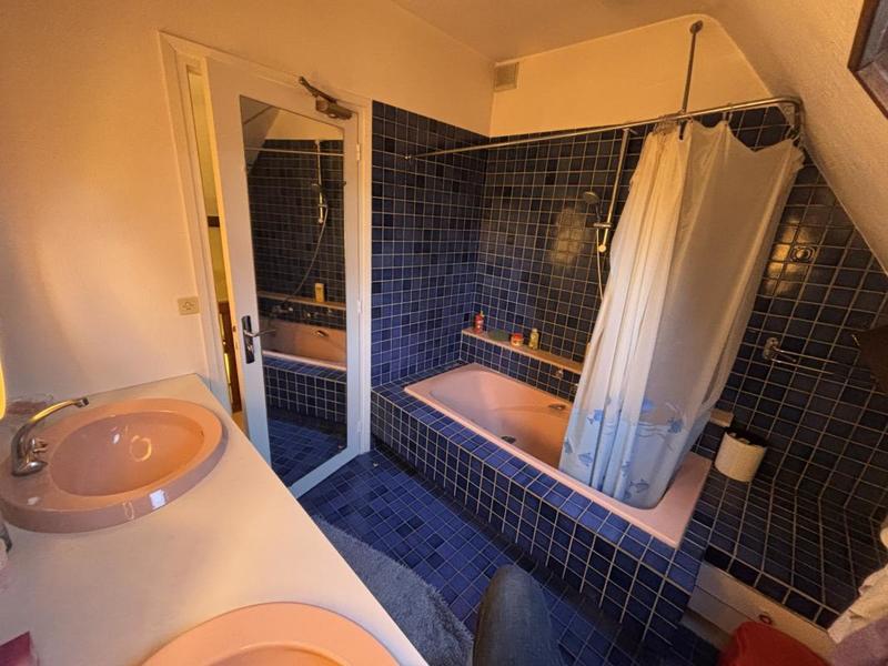 Maison - 220 m² - 9 pièces