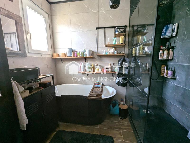 Maison - 96 m² - 5 pièces