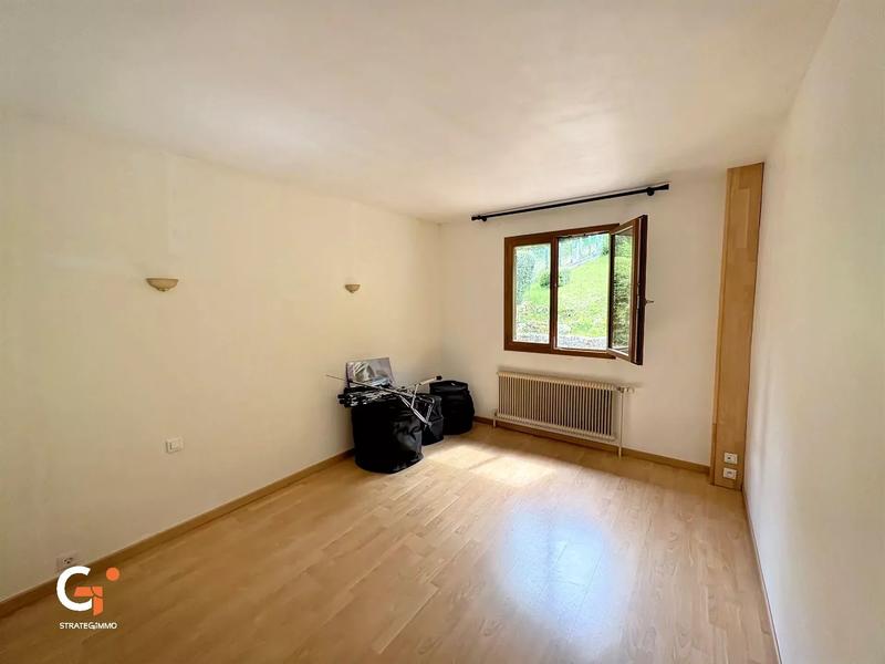 Maison - 206 m² - 7 pièces