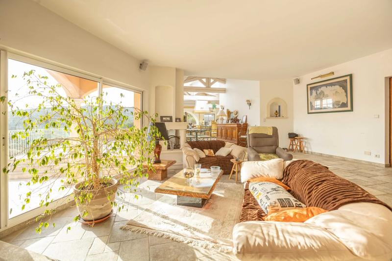 Maison - 154 m² - 5 pièces