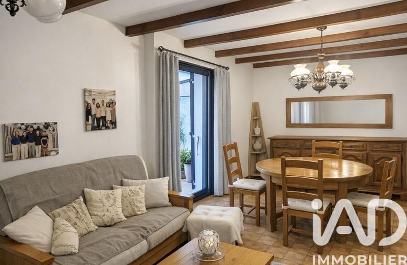 Maison - 180 m² - 9 pièces