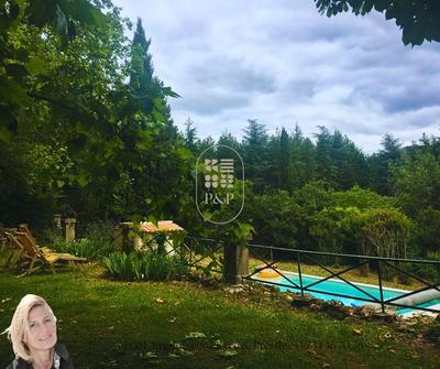 Maison - 270 m² - 8 pièces