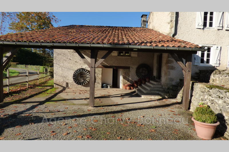 Propriété - 213 m² - 7 pièces