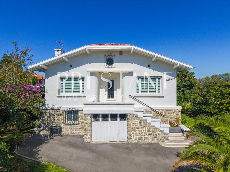 Maison - 180 m² - 5 pièces