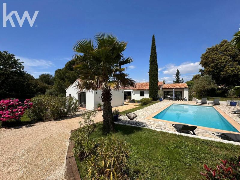 Maison - 230 m² - 6 pièces