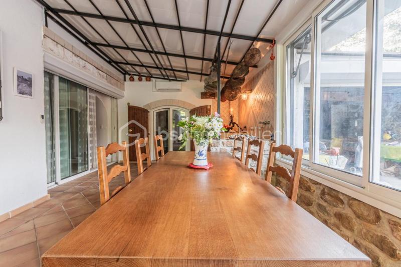 Propriété - 192 m² - 7 pièces