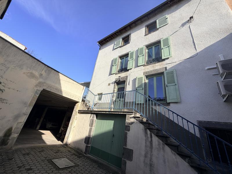 Maison - 136 m² - 2 pièces