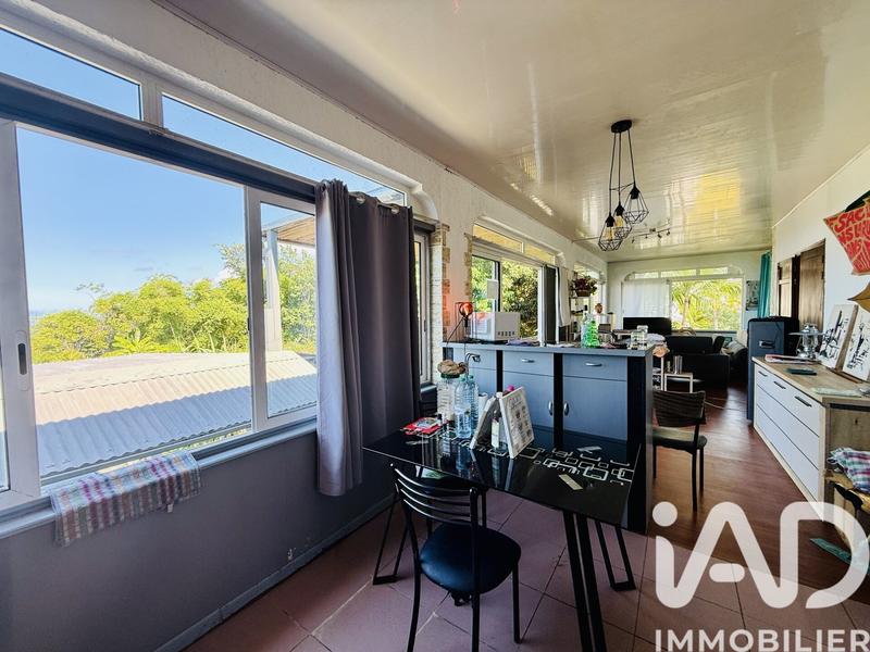 Maison - 220 m² - 7 pièces