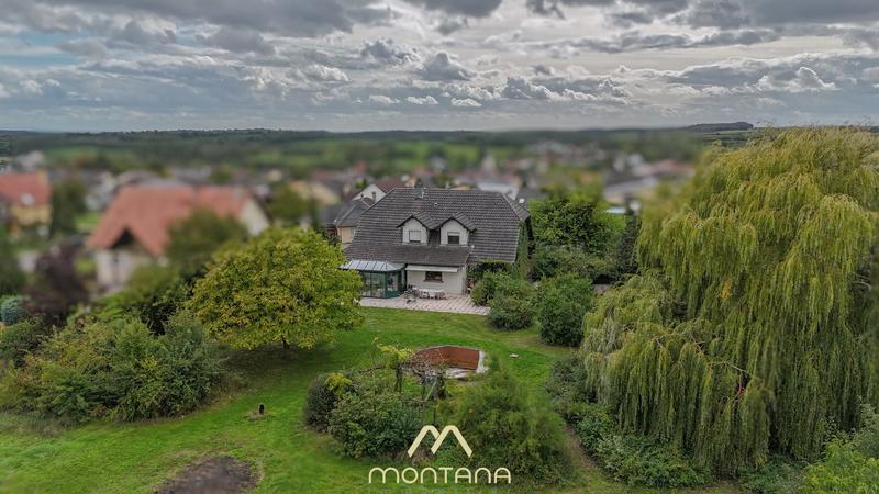 Maison - 230 m² - 7 pièces