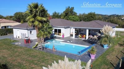 Maison - 195 m² - 5 pièces