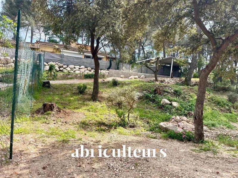 Terrain constructible - 572 m²
