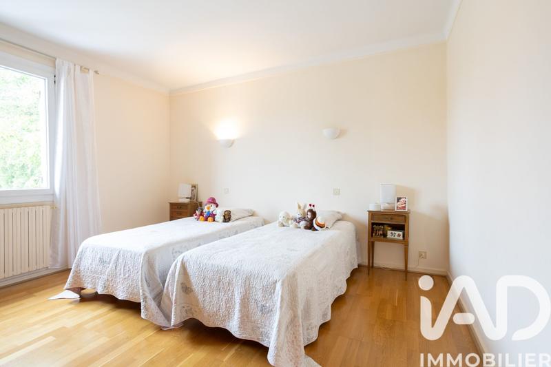 Maison - 200 m² - 6 pièces