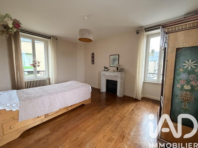 Maison - 174 m² - 8 pièces