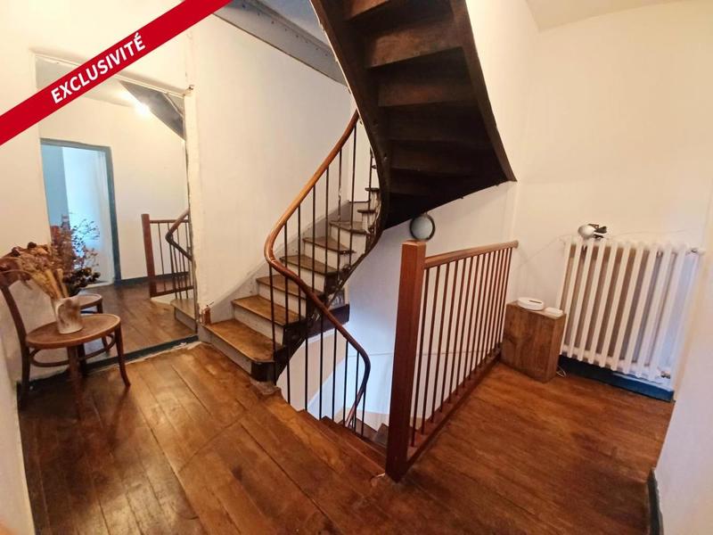 Maison - 205 m² - 7 pièces