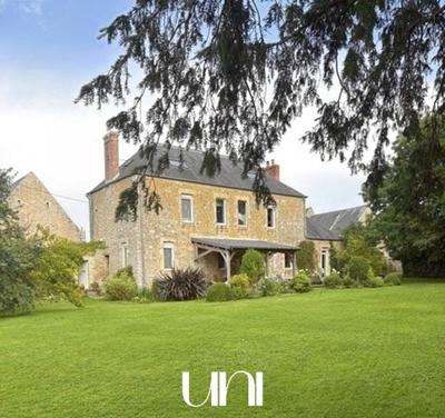 Maison - 415 m² - 16 pièces