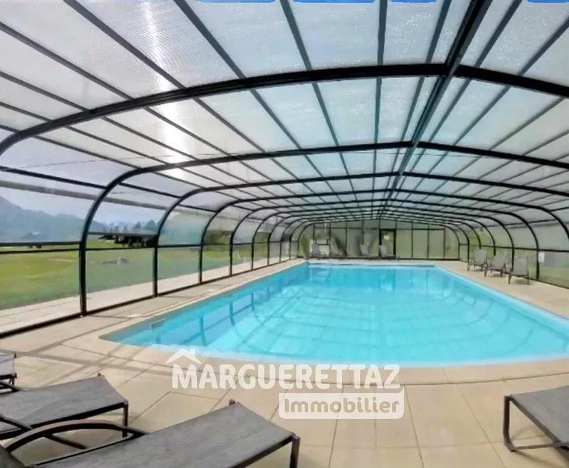 Propriété - 3 500 m² - 70 pièces