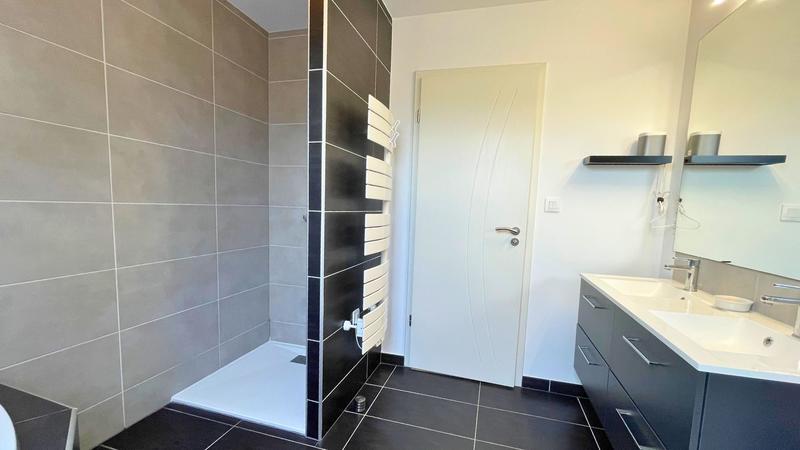 Maison - 137 m² - 5 pièces