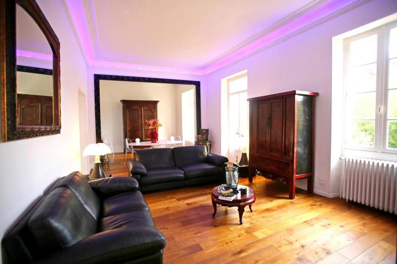 Maison de maîtres - 331 m² - 9 pièces