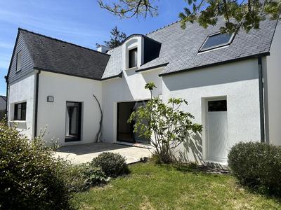 Maison - 177 m² - 10 pièces
