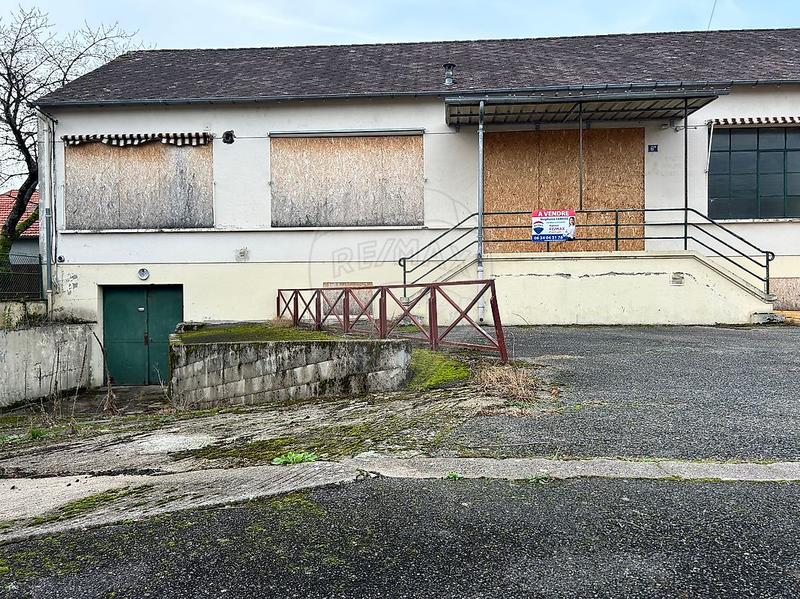 Entrepôt - 1 177 m² - 10 pièces