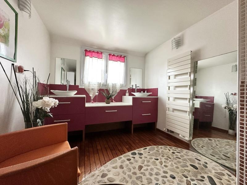 Maison - 146 m² - 6 pièces