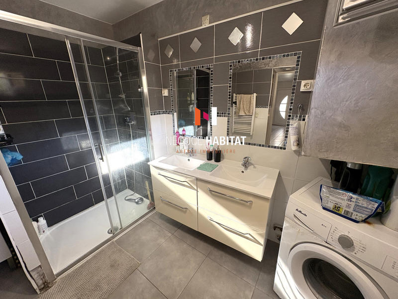 Maison - 94 m² - 6 pièces