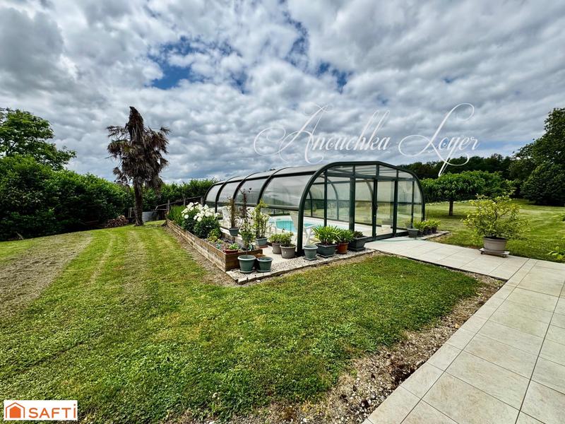 Maison - 292 m² - 9 pièces