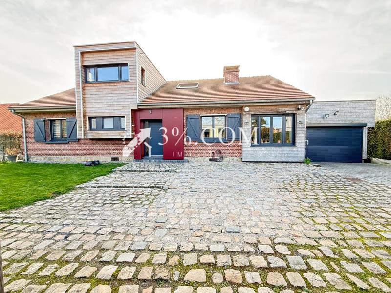 Maison - 180 m² - 8 pièces