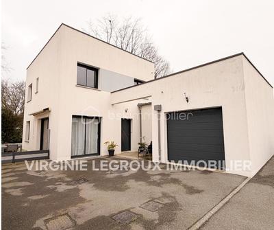 Maison - 96 m² - 5 pièces