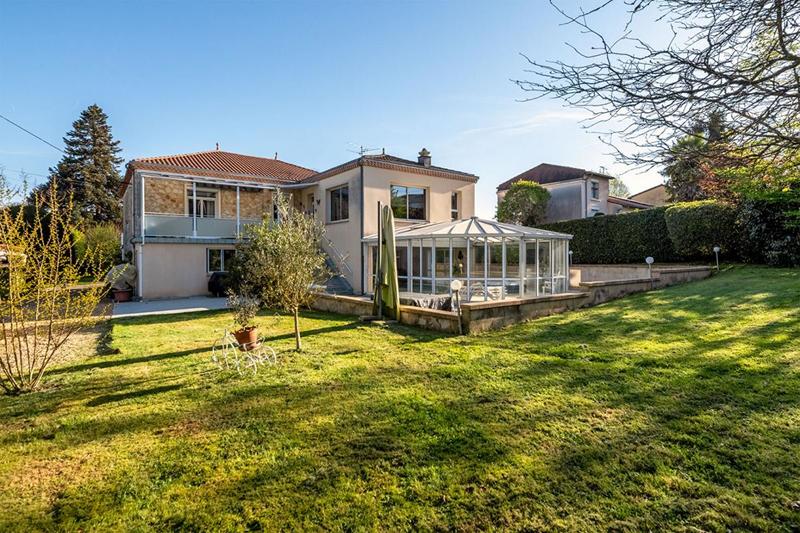 Maison - 223 m² - 7 pièces