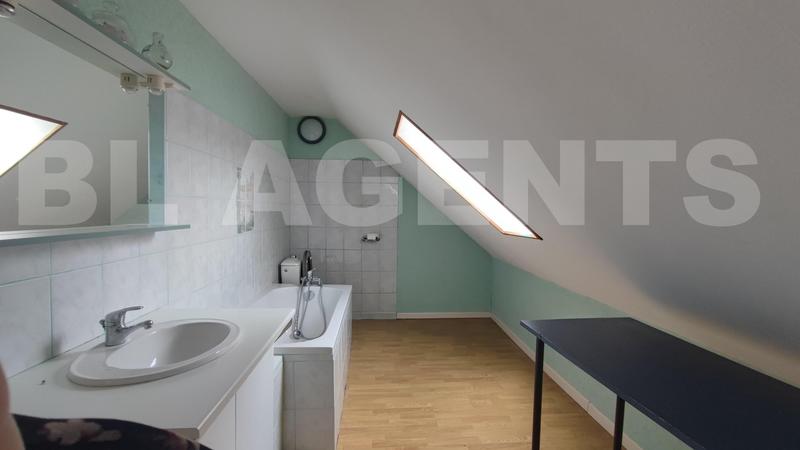 Maison traditionnelle - 174 m² - 7 pièces