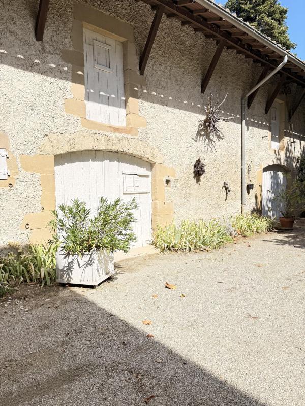 Corps de ferme - 240 m² - 8 pièces