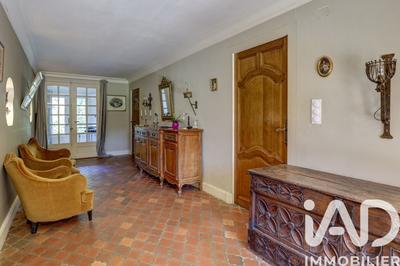 Maison - 369 m² - 11 pièces