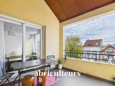 Appartement - 90 m² - 5 pièces