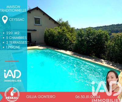 Maison - 220 m² - 7 pièces