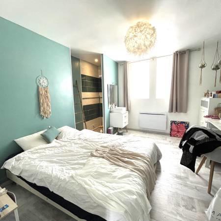 Maison - 205 m² - 7 pièces