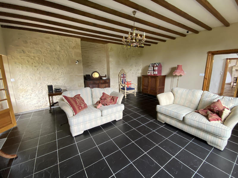 Maison - 240 m² - 8 pièces