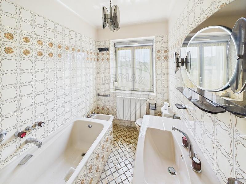 Maison - 146 m² - 9 pièces