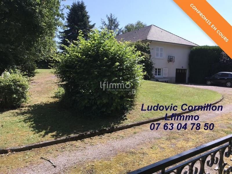 Maison - 207 m² - 11 pièces