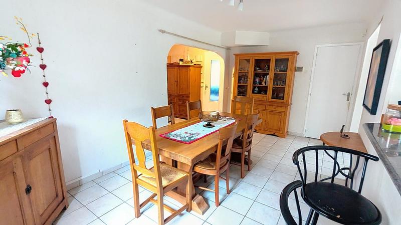 Maison - 205 m² - 7 pièces