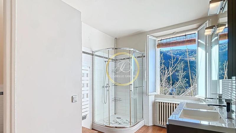 Maison de village - 196 m² - 10 pièces