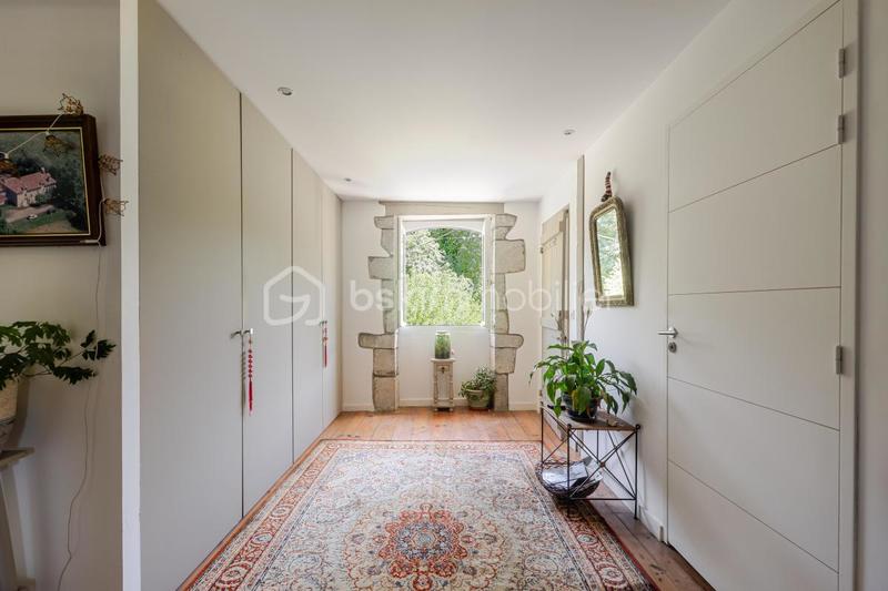 Demeure - 293 m² - 9 pièces