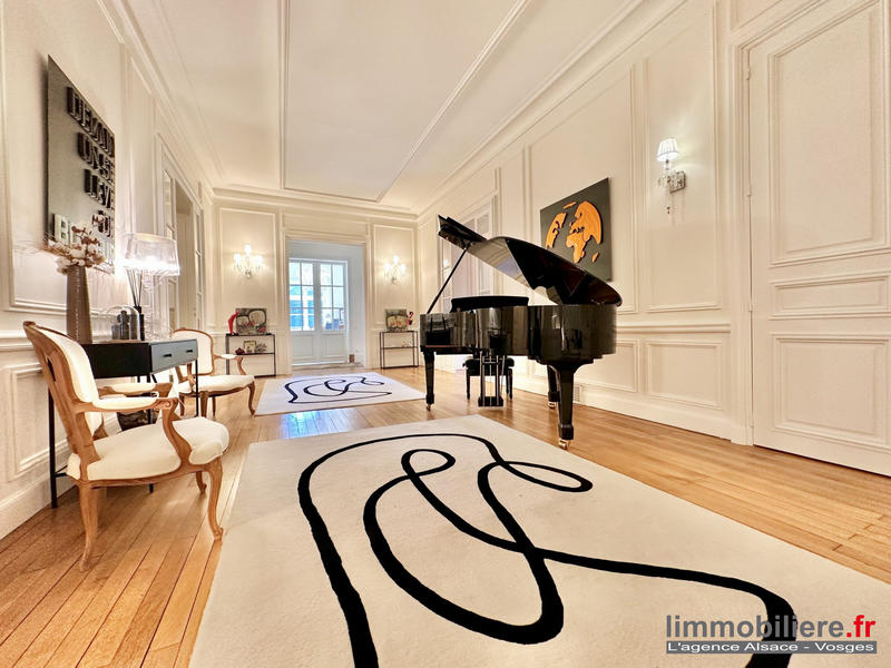 Appartement - 322 m² - 8 pièces