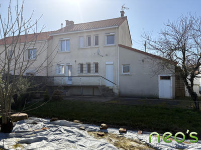 Maison - 85 m² - 5 pièces